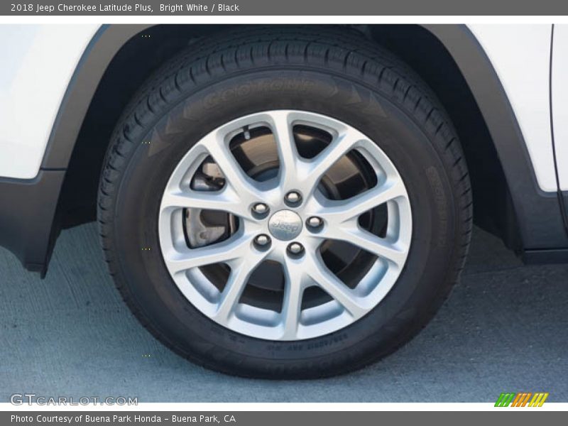 Bright White / Black 2018 Jeep Cherokee Latitude Plus