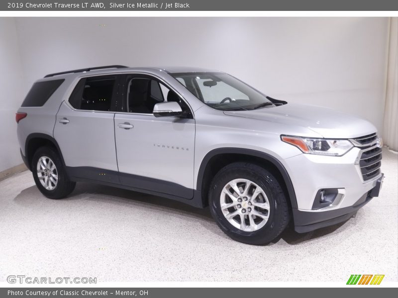 Silver Ice Metallic / Jet Black 2019 Chevrolet Traverse LT AWD
