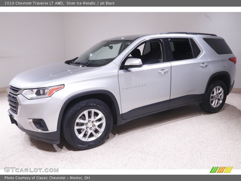 Silver Ice Metallic / Jet Black 2019 Chevrolet Traverse LT AWD