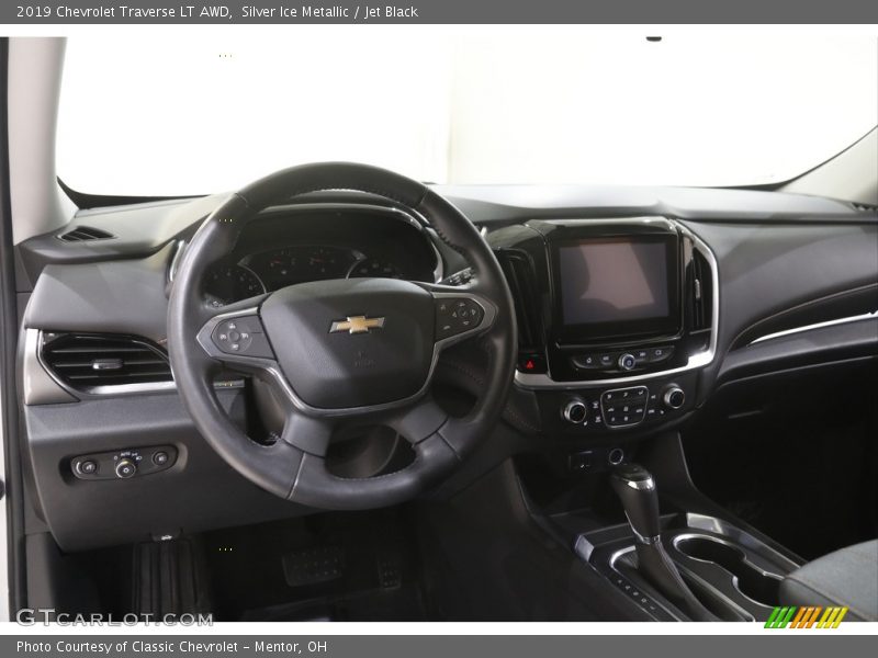 Silver Ice Metallic / Jet Black 2019 Chevrolet Traverse LT AWD