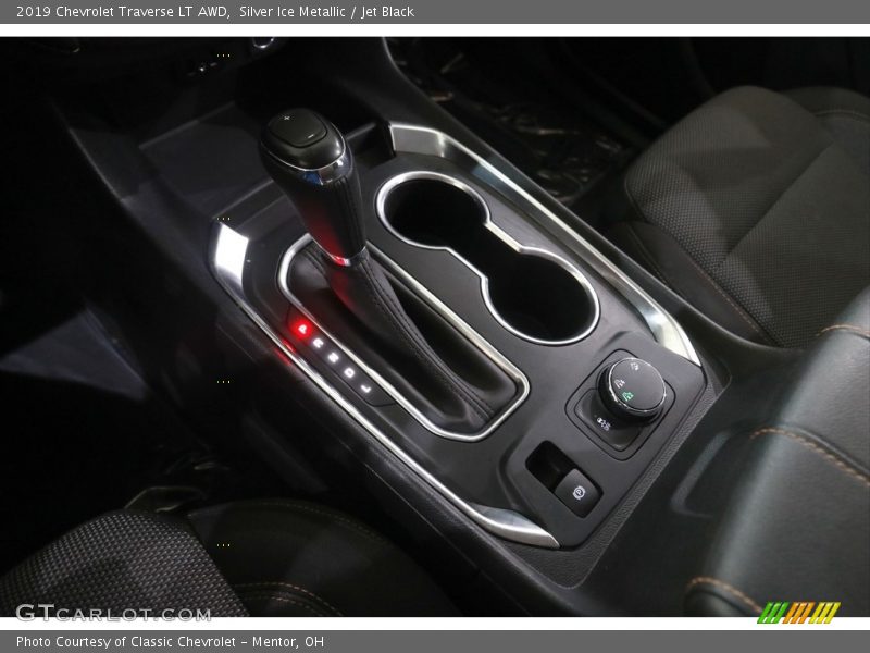 Silver Ice Metallic / Jet Black 2019 Chevrolet Traverse LT AWD
