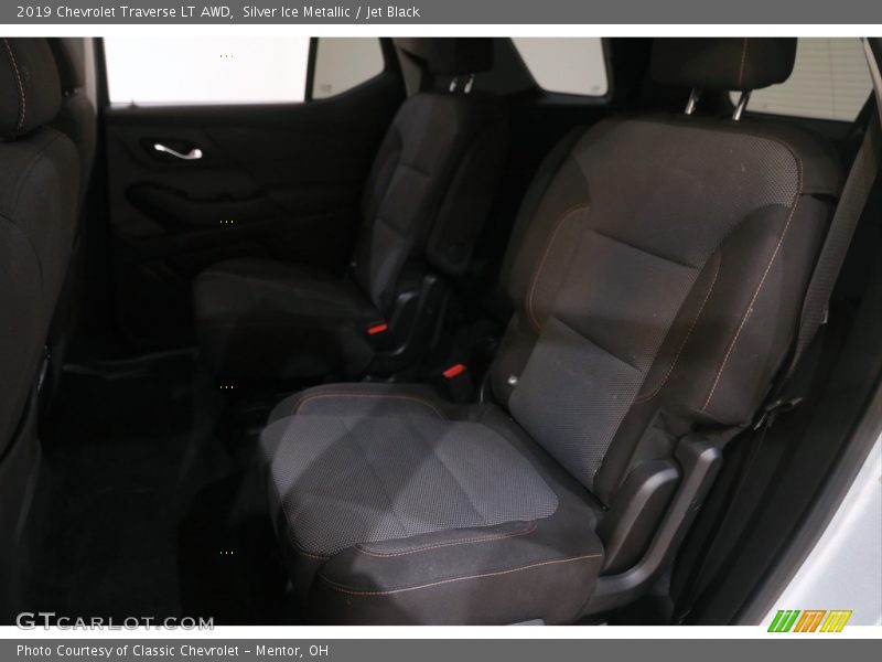 Silver Ice Metallic / Jet Black 2019 Chevrolet Traverse LT AWD