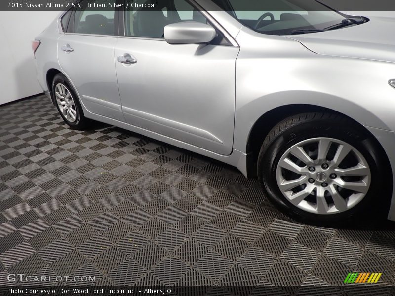 Brilliant Silver / Charcoal 2015 Nissan Altima 2.5 S