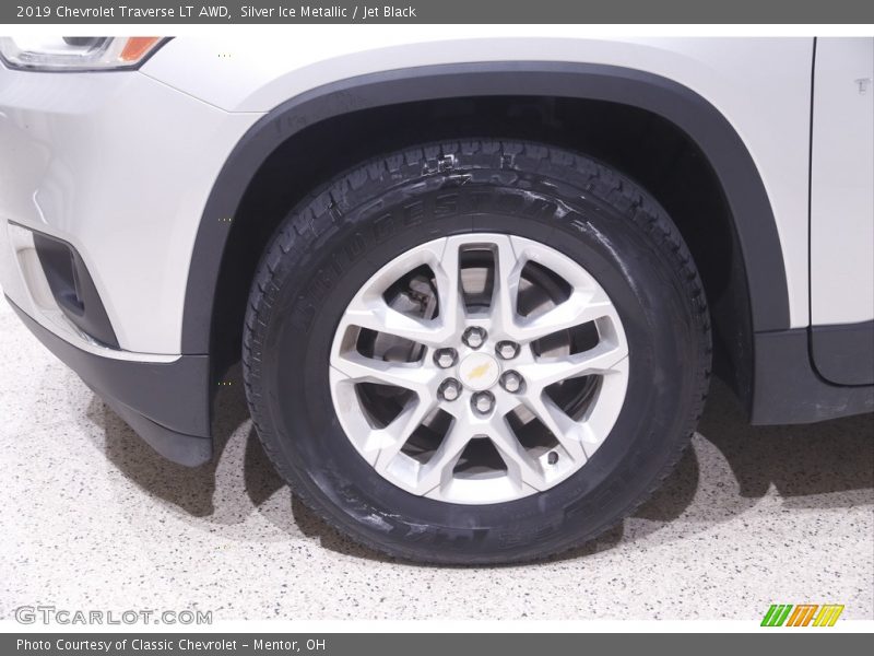 Silver Ice Metallic / Jet Black 2019 Chevrolet Traverse LT AWD