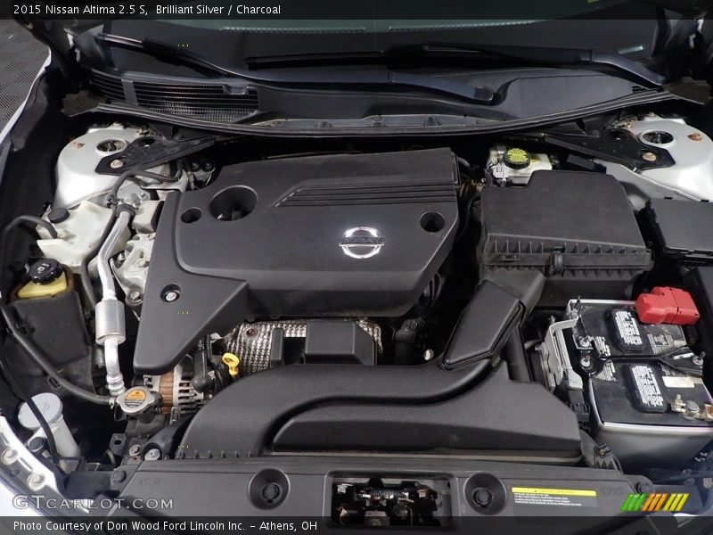 Brilliant Silver / Charcoal 2015 Nissan Altima 2.5 S