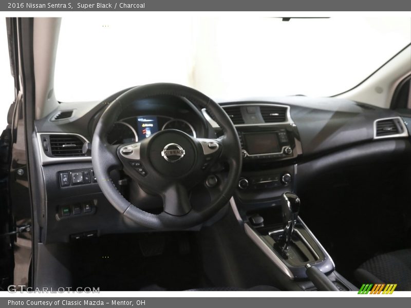 Super Black / Charcoal 2016 Nissan Sentra S