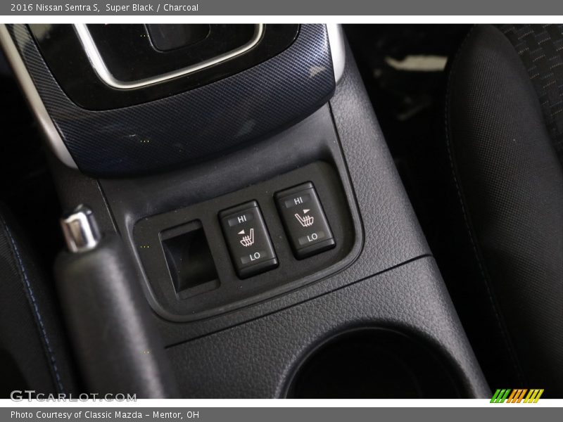 Super Black / Charcoal 2016 Nissan Sentra S