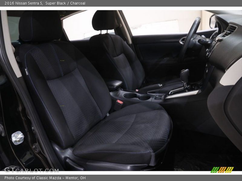 Super Black / Charcoal 2016 Nissan Sentra S