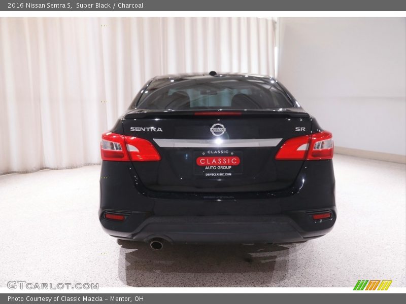 Super Black / Charcoal 2016 Nissan Sentra S