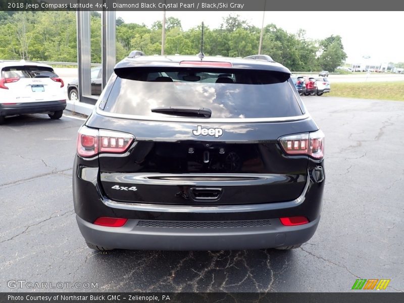 Diamond Black Crystal Pearl / Black/Ski Gray 2018 Jeep Compass Latitude 4x4