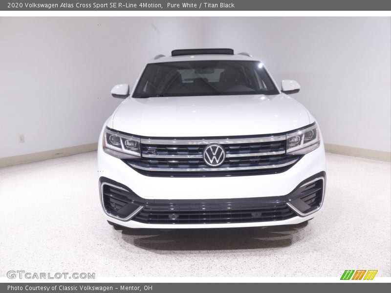 Pure White / Titan Black 2020 Volkswagen Atlas Cross Sport SE R-Line 4Motion