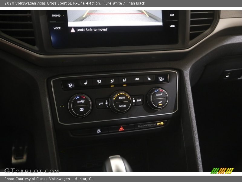 Pure White / Titan Black 2020 Volkswagen Atlas Cross Sport SE R-Line 4Motion