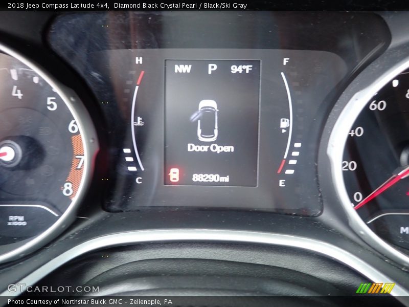 Diamond Black Crystal Pearl / Black/Ski Gray 2018 Jeep Compass Latitude 4x4