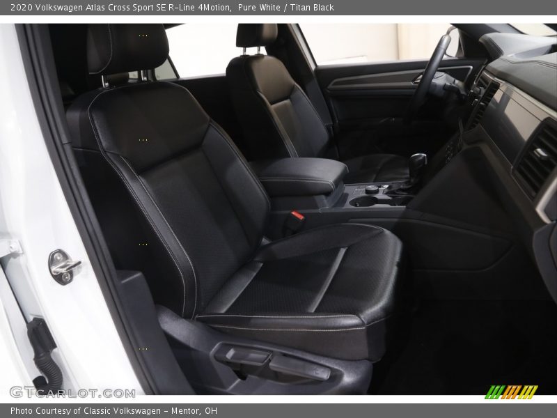 Pure White / Titan Black 2020 Volkswagen Atlas Cross Sport SE R-Line 4Motion