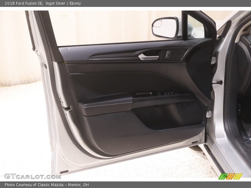 Ingot Silver / Ebony 2018 Ford Fusion SE