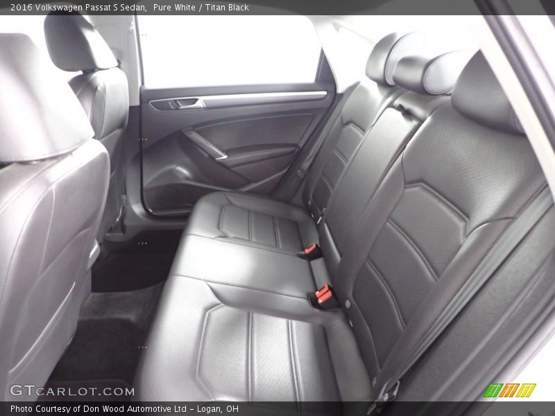 Pure White / Titan Black 2016 Volkswagen Passat S Sedan