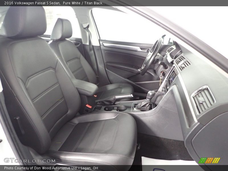 Pure White / Titan Black 2016 Volkswagen Passat S Sedan