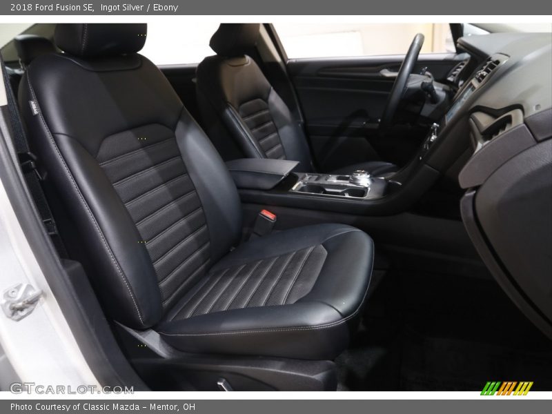 Ingot Silver / Ebony 2018 Ford Fusion SE