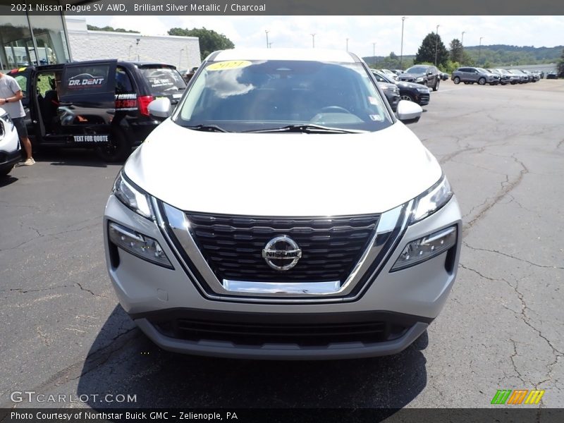 Brilliant Silver Metallic / Charcoal 2021 Nissan Rogue SV AWD