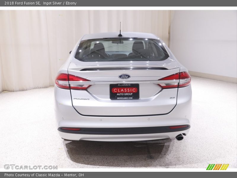 Ingot Silver / Ebony 2018 Ford Fusion SE