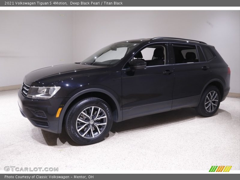 Deep Black Pearl / Titan Black 2021 Volkswagen Tiguan S 4Motion