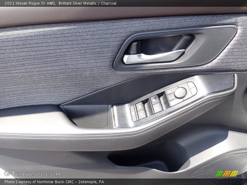 Brilliant Silver Metallic / Charcoal 2021 Nissan Rogue SV AWD