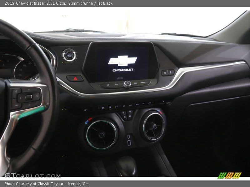Summit White / Jet Black 2019 Chevrolet Blazer 2.5L Cloth
