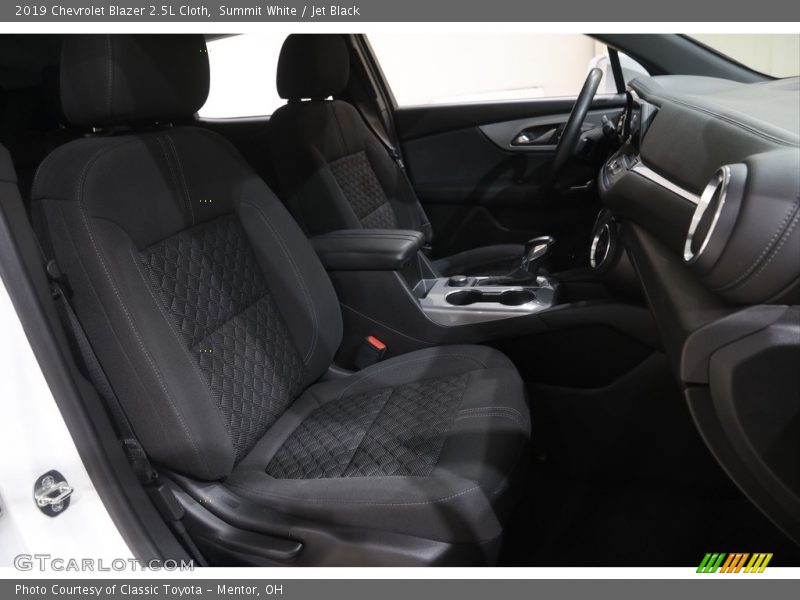 Summit White / Jet Black 2019 Chevrolet Blazer 2.5L Cloth