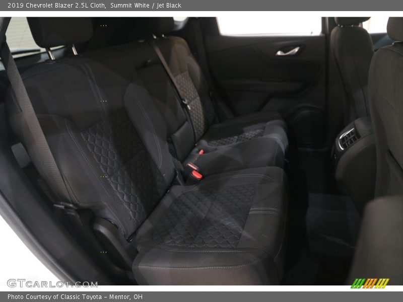Summit White / Jet Black 2019 Chevrolet Blazer 2.5L Cloth