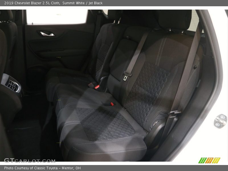 Summit White / Jet Black 2019 Chevrolet Blazer 2.5L Cloth