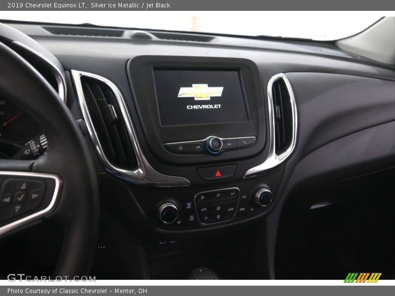 Silver Ice Metallic / Jet Black 2019 Chevrolet Equinox LT