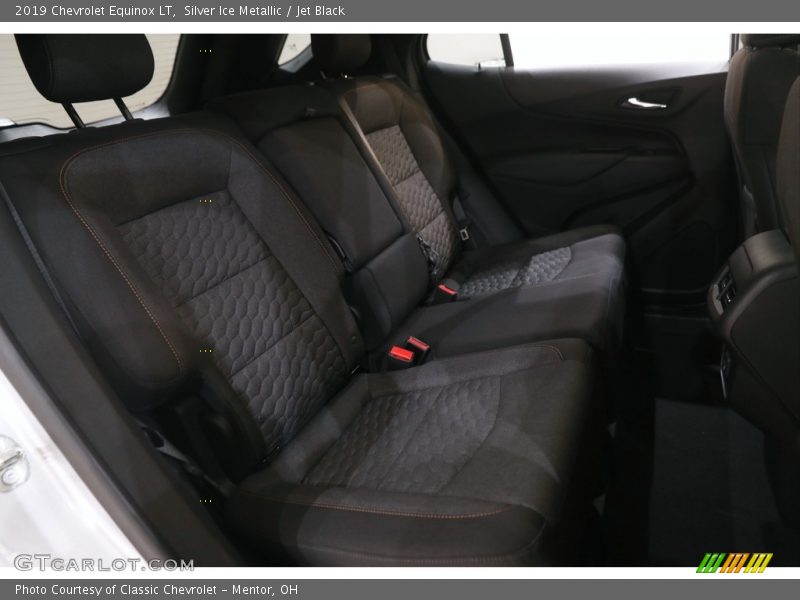 Silver Ice Metallic / Jet Black 2019 Chevrolet Equinox LT