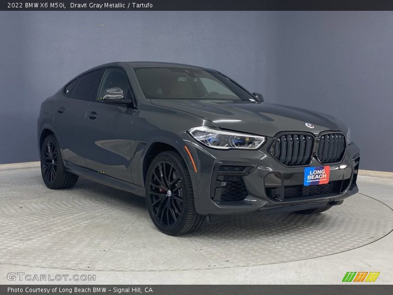 Front 3/4 View of 2022 X6 M50i