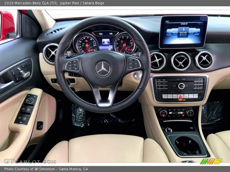 Jupiter Red / Sahara Beige 2019 Mercedes-Benz GLA 250