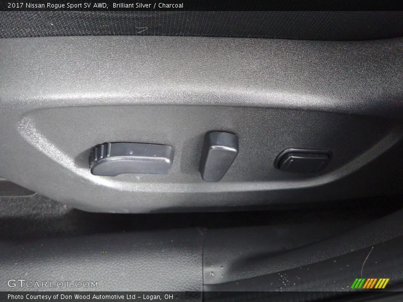 Brilliant Silver / Charcoal 2017 Nissan Rogue Sport SV AWD