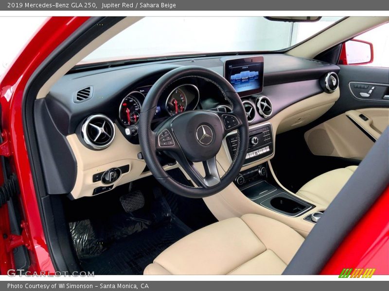 Jupiter Red / Sahara Beige 2019 Mercedes-Benz GLA 250