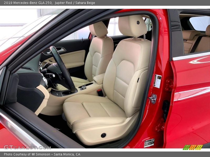 Jupiter Red / Sahara Beige 2019 Mercedes-Benz GLA 250