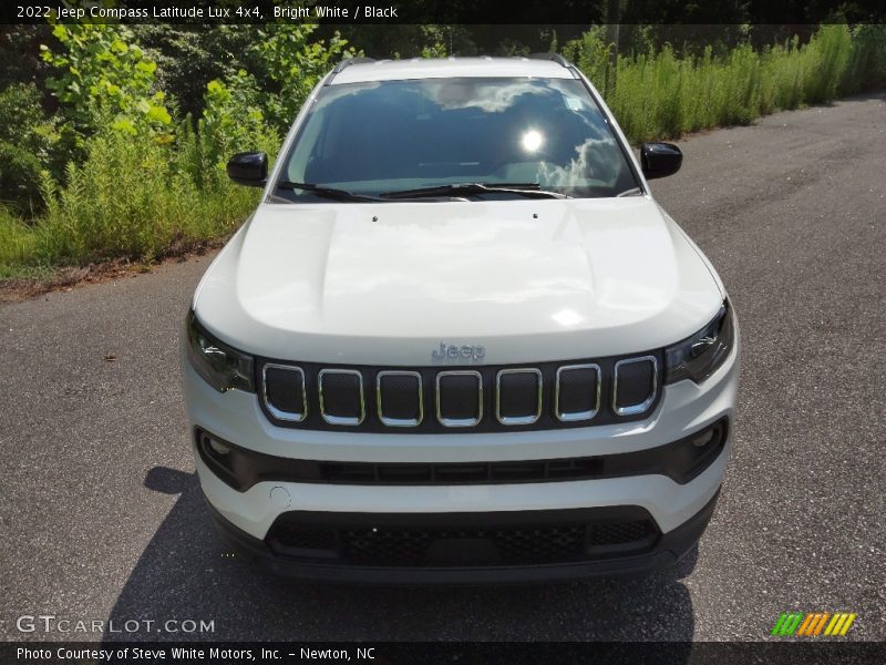 Bright White / Black 2022 Jeep Compass Latitude Lux 4x4