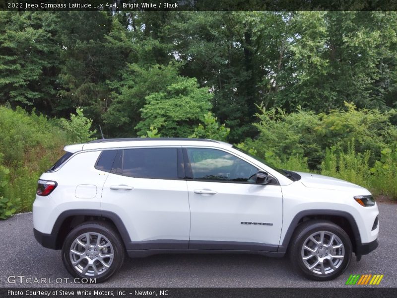 Bright White / Black 2022 Jeep Compass Latitude Lux 4x4