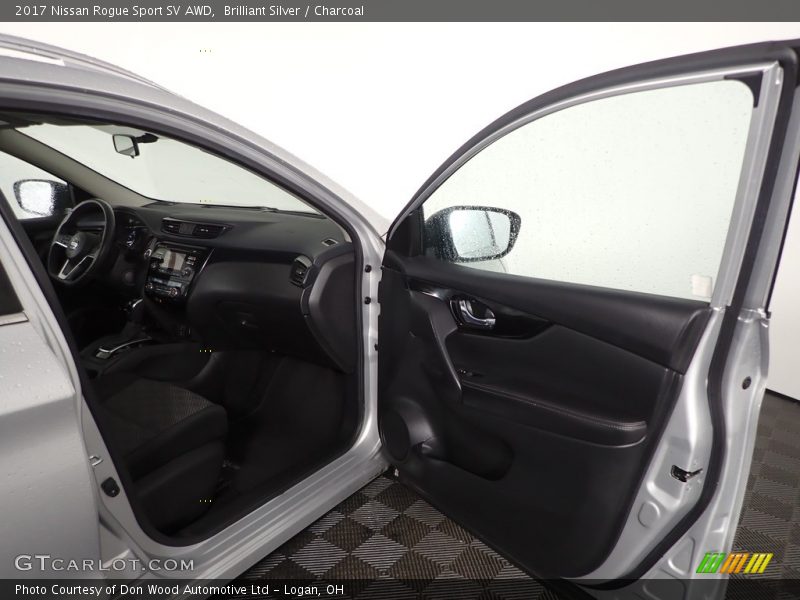 Brilliant Silver / Charcoal 2017 Nissan Rogue Sport SV AWD