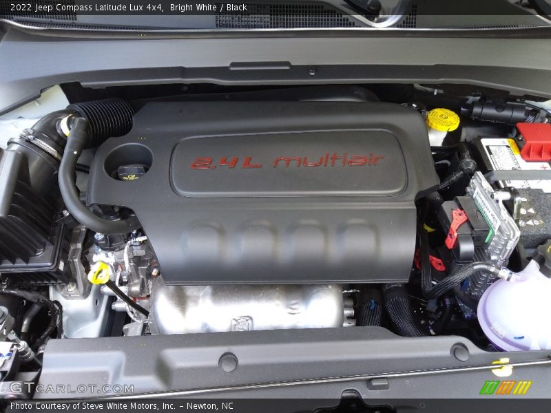 Bright White / Black 2022 Jeep Compass Latitude Lux 4x4