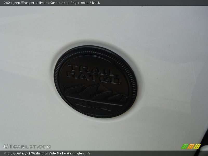 Bright White / Black 2021 Jeep Wrangler Unlimited Sahara 4x4