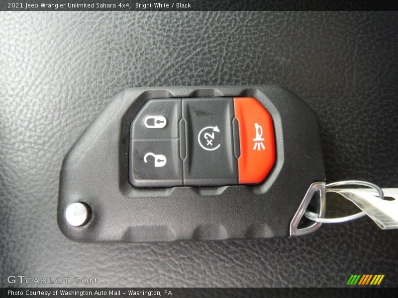 Bright White / Black 2021 Jeep Wrangler Unlimited Sahara 4x4