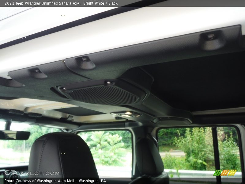 Bright White / Black 2021 Jeep Wrangler Unlimited Sahara 4x4
