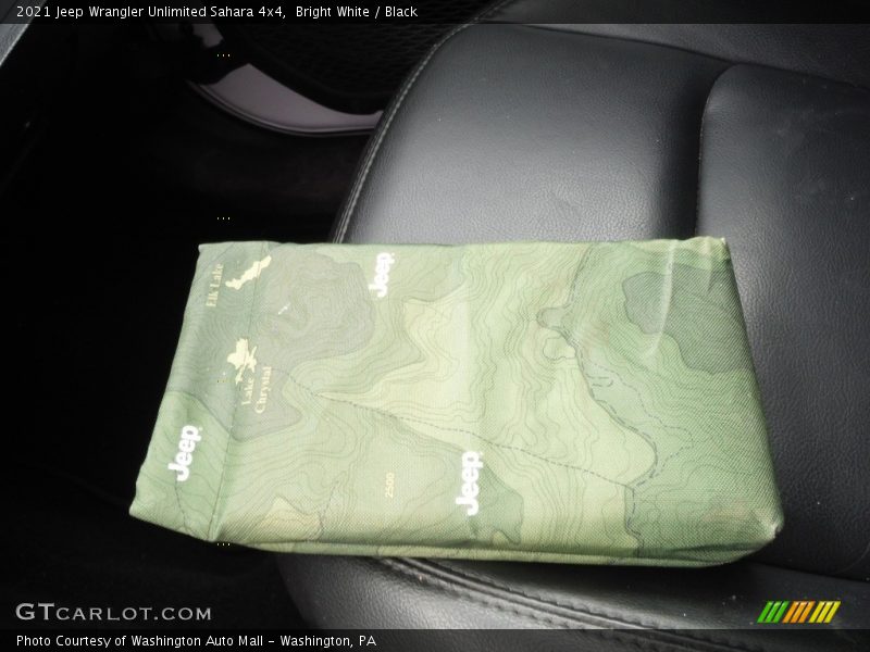 Bright White / Black 2021 Jeep Wrangler Unlimited Sahara 4x4