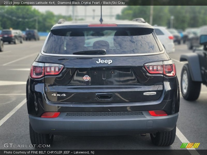 Diamond Black Crystal Pearl / Black/Ski Gray 2019 Jeep Compass Latitude 4x4