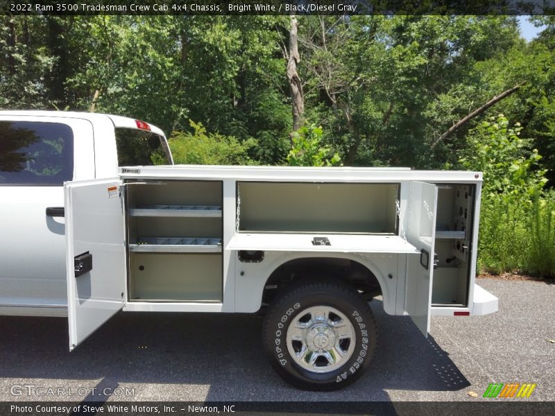 Bright White / Black/Diesel Gray 2022 Ram 3500 Tradesman Crew Cab 4x4 Chassis