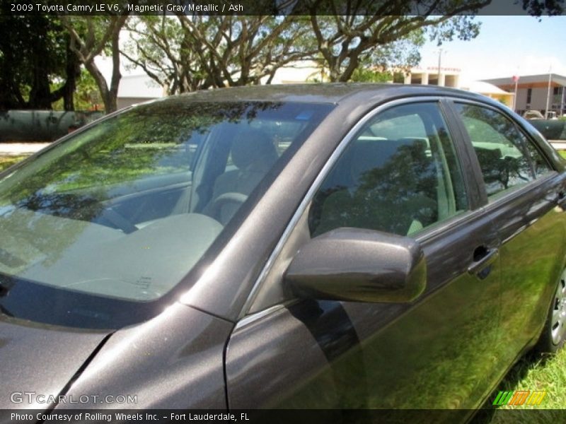 Magnetic Gray Metallic / Ash 2009 Toyota Camry LE V6
