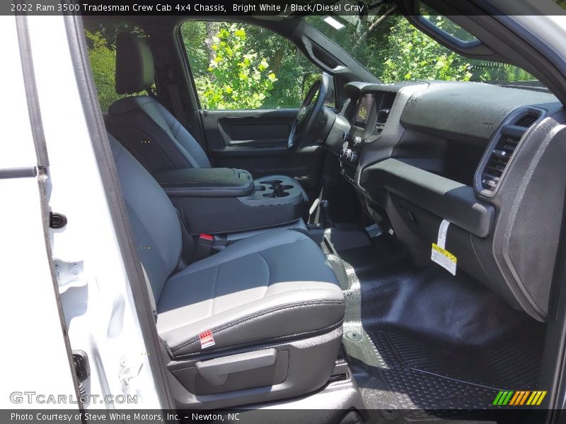 Bright White / Black/Diesel Gray 2022 Ram 3500 Tradesman Crew Cab 4x4 Chassis