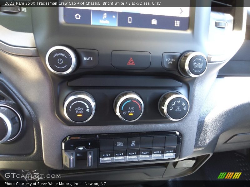 Bright White / Black/Diesel Gray 2022 Ram 3500 Tradesman Crew Cab 4x4 Chassis